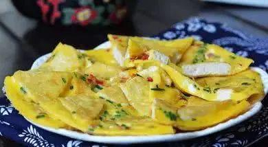 吃瓜厨房豆腐煎蛋,吃瓜厨房里的家常美味