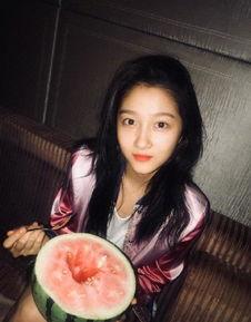 吃瓜女王关晓彤,吃瓜女王的风采与魅力